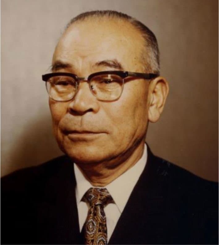 Foundation era portrait